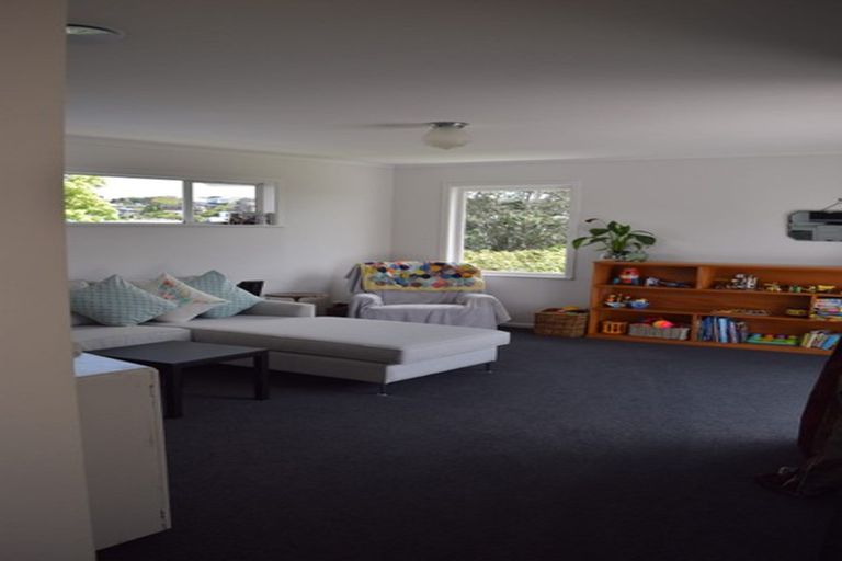 Photo of property in 11 Beulah Avenue, Rothesay Bay, Auckland, 0630