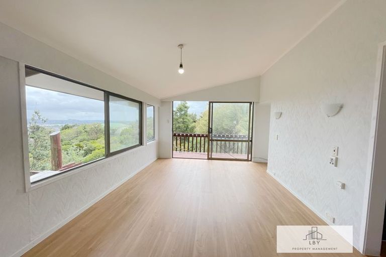Photo of property in 112 Point View Drive, East Tamaki Heights, Auckland, 2016