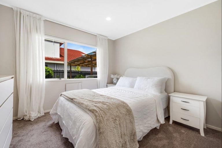 Photo of property in 34 Ambleside Drive, Northpark, Auckland, 2013