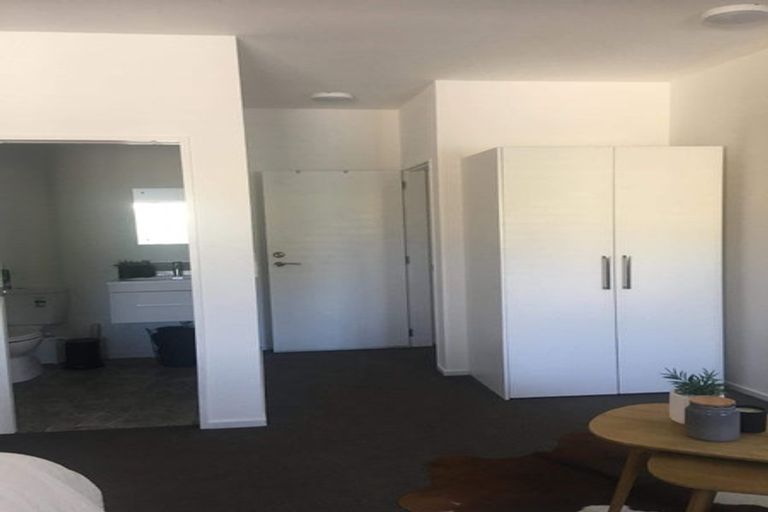 Photo of property in 76 Simla Crescent, Khandallah, Wellington, 6035