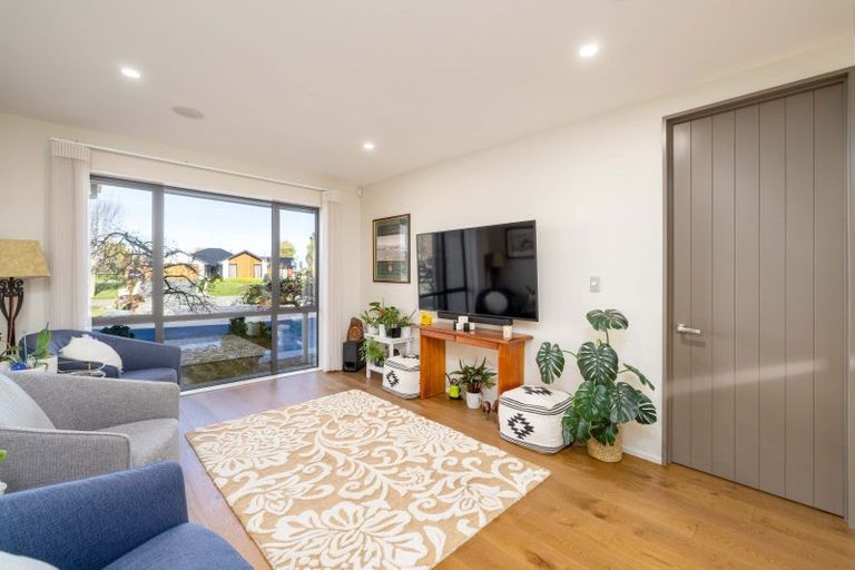 Photo of property in 18 Mara-kai Place, Pegasus, 7612