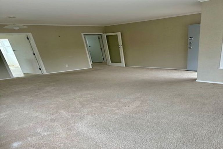 Photo of property in 1/42 Evelyn Place, Hillcrest, Auckland, 0627