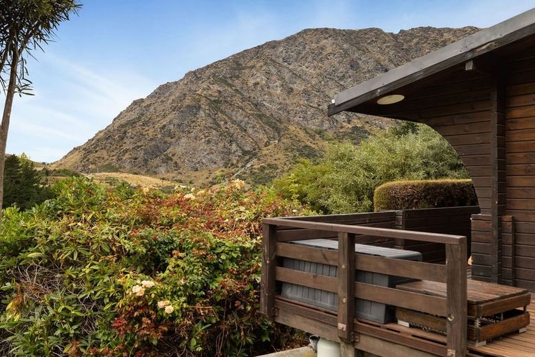 Photo of property in 26 Mcchesney Road, Arthurs Point, Queenstown, 9371