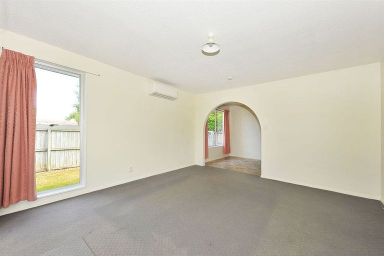 Photo of property in 2/3 Sequoia Place, Parklands, Christchurch, 8083
