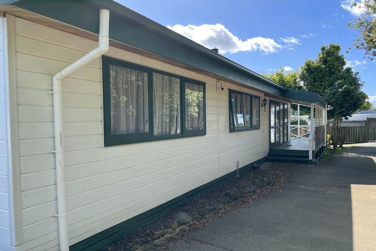 Photo of property in 14 Binda Place, Botany Downs, Auckland, 2010