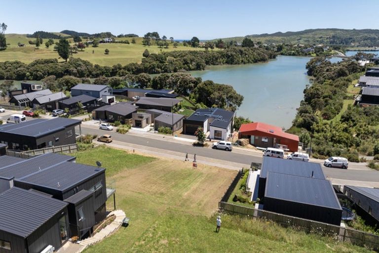 Photo of property in 25 Omahina Street, Raglan, 3225