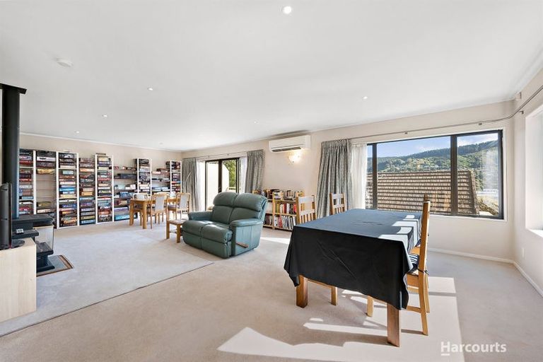 Photo of property in 2/14 Duncan Street, Tawa, Wellington, 5028