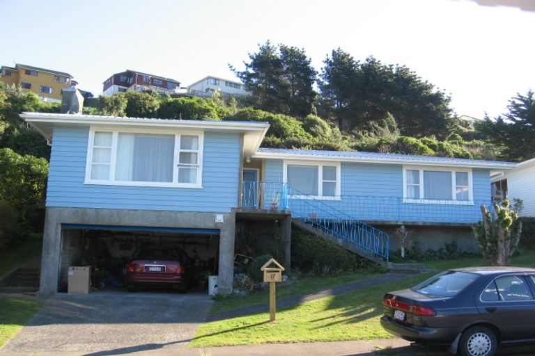 Photo of property in 17 Fairburn Grove, Johnsonville, Wellington, 6037
