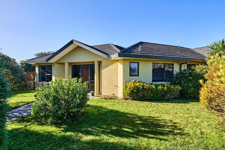 Photo of property in 7 Lorna Irene Drive, Raumati South, Paraparaumu, 5032