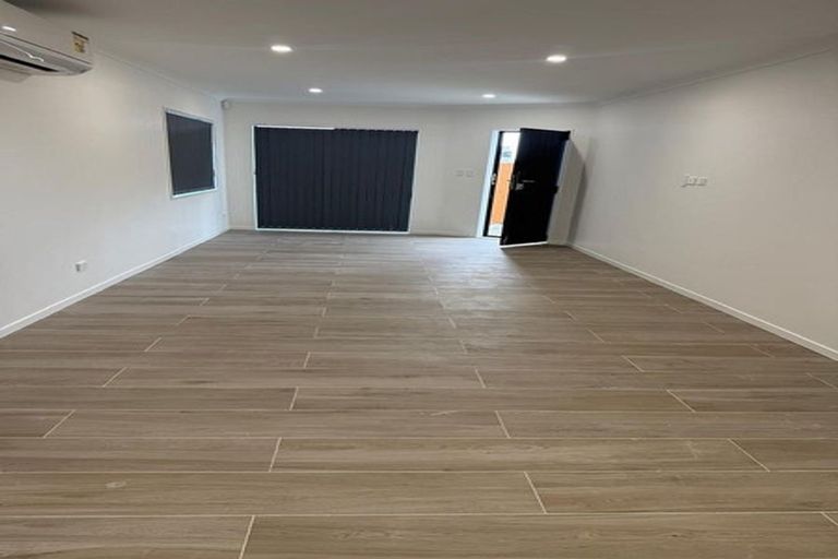 Photo of property in 16 Christmas Road, Manurewa, Auckland, 2102