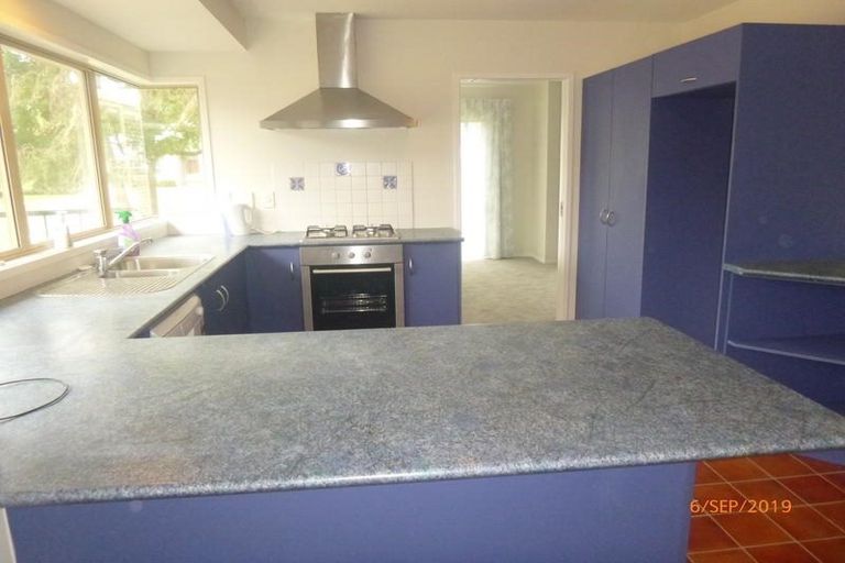 Photo of property in 1 Waimanu Bay Drive, Te Atatu Peninsula, Auckland, 0610