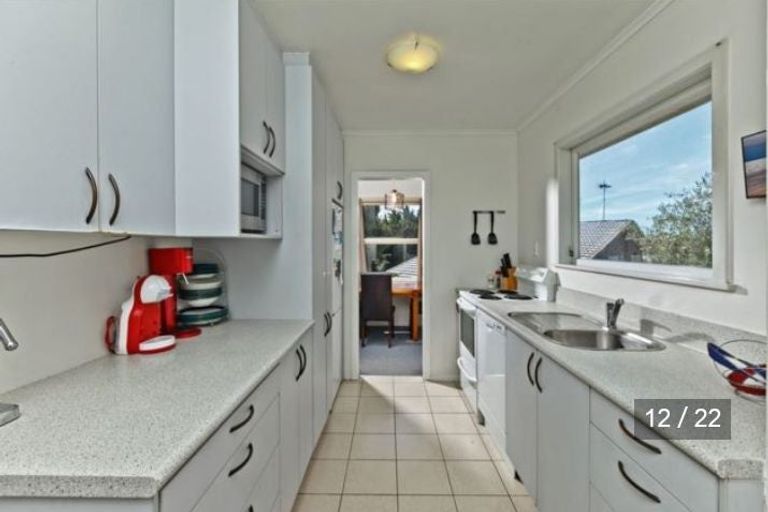 Photo of property in 23 Ellice Road, Totara Vale, Auckland, 0629