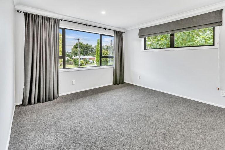 Photo of property in 2/16 Hillcrest Avenue, Hillcrest, Auckland, 0627