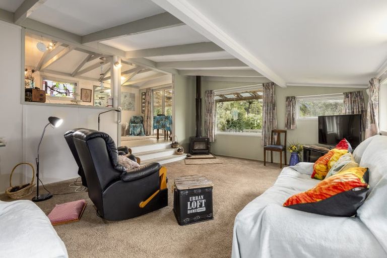 Photo of property in 19 Sandy Bay Road, Black Rock, Picton, 7282