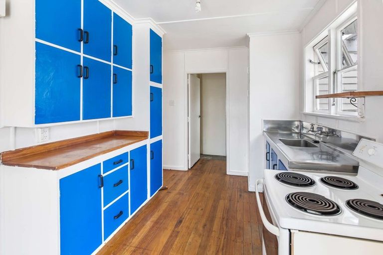 Photo of property in 81 Swiss Avenue, Gonville, Whanganui, 4501