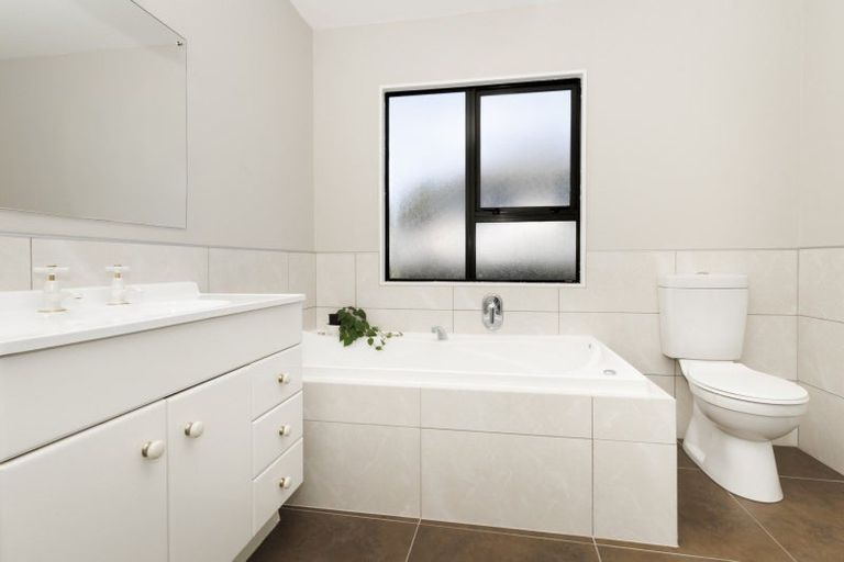 Photo of property in 20 Nether Green Crescent, Johnsonville, Wellington, 6037