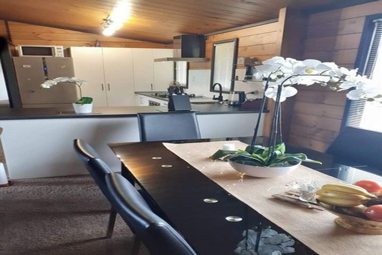 Photo of property in 8 Pararewa Drive, Whalers Gate, New Plymouth, 4310