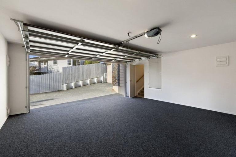 Photo of property in 2/41 Fairmount Road, Titirangi, Auckland, 0604