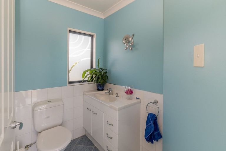 Photo of property in 7 Sunset Terrace, Waikanae Beach, Waikanae, 5036