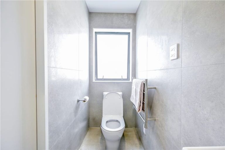 Photo of property in 2/21 Podgora Avenue, Kumeu, 0810