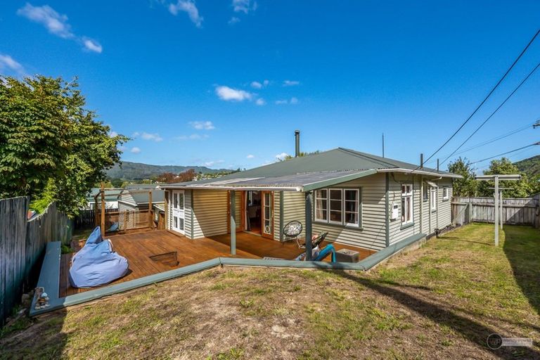 Photo of property in 10 Mcdougall Grove, Haywards, Lower Hutt, 5018