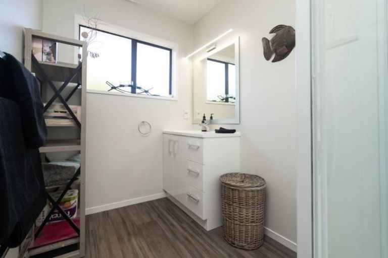 Photo of property in 2/13 Colac Street, Avondale, Christchurch, 8061