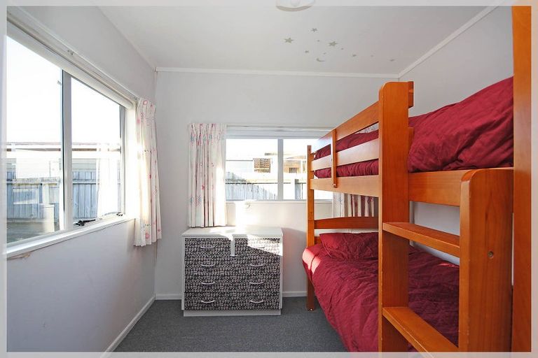 Photo of property in 13 Dewe Terrace, Foxton Beach, Foxton, 4815