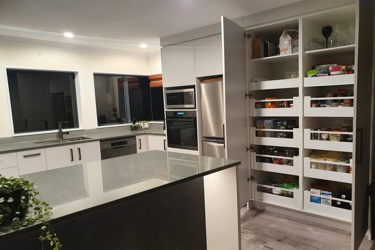 Photo of property in 4 Heaphy Place, Pukehangi, Rotorua, 3015