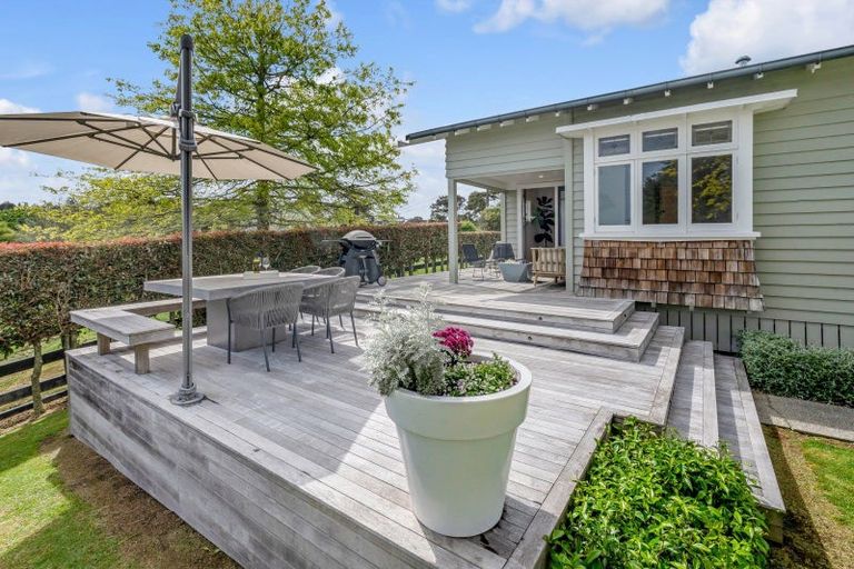 Photo of property in 17 Griggs Road, Whitford, Howick, 2571