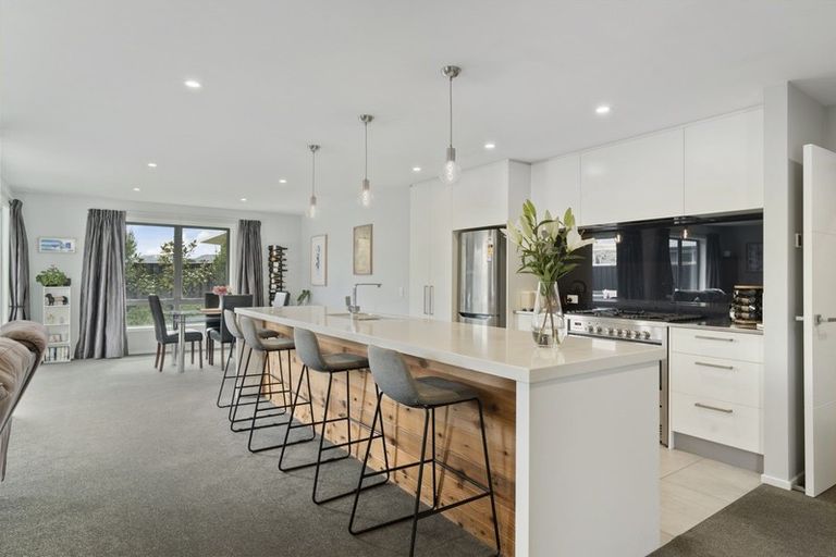 Photo of property in 14 Magnetic Place, Cromwell, 9310