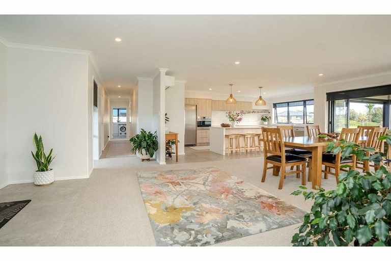 Photo of property in 11 The Lakes Drive, Kerikeri, 0230