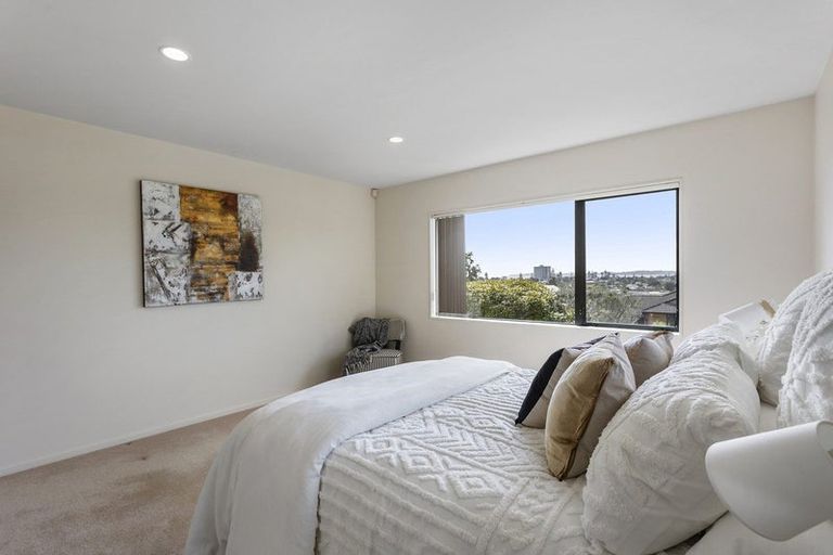 Photo of property in 59 Grovenor Drive, Orewa, 0931