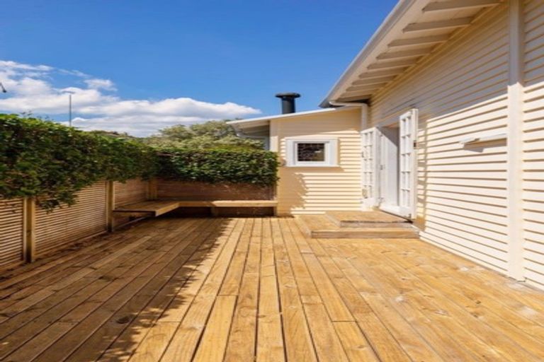 Photo of property in 27 Mark Road, Mount Albert, Auckland, 1025