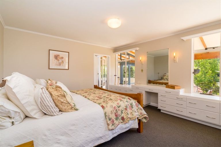 Photo of property in 1 Saint Ronans Road, Macandrew Bay, Dunedin, 9077