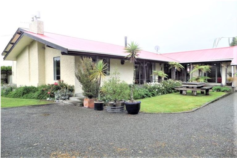 Photo of property in 148 Fitzherbert Street, Featherston, 5710