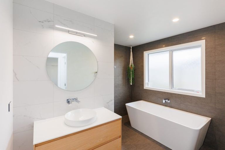 Photo of property in 36 Dogwood Way, Milson, Palmerston North, 4414