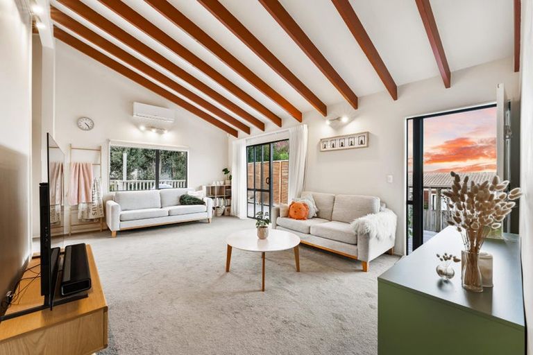 Photo of property in 25 Broadfield Street, Massey, Auckland, 0614