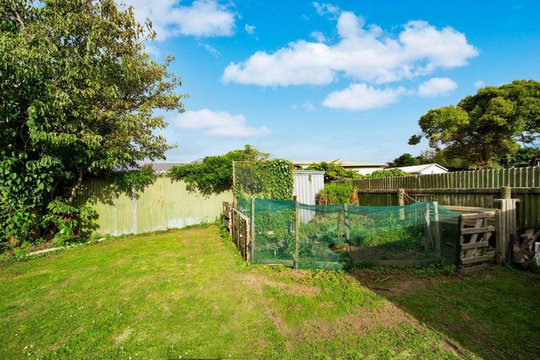 Photo of property in 12 Caledonia Street, Hawera, 4610