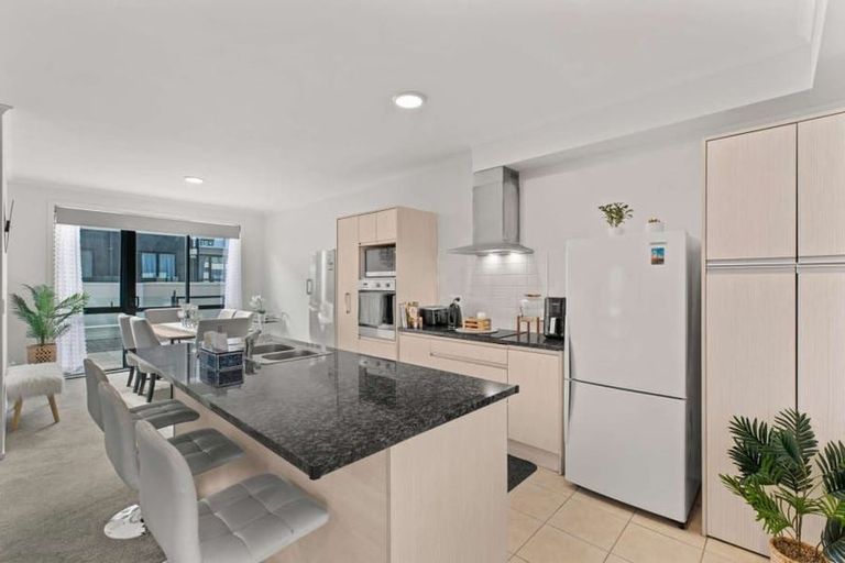 Photo of property in 7/130 Stancombe Road, Flat Bush, Auckland, 2016