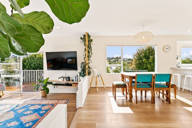 Photo of property in 19 Jean Place, Stanmore Bay, Whangaparaoa, 0932