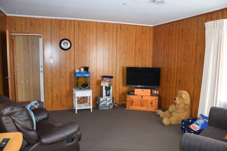 Photo of property in 3 Blue Way, Glendene, Auckland, 0602