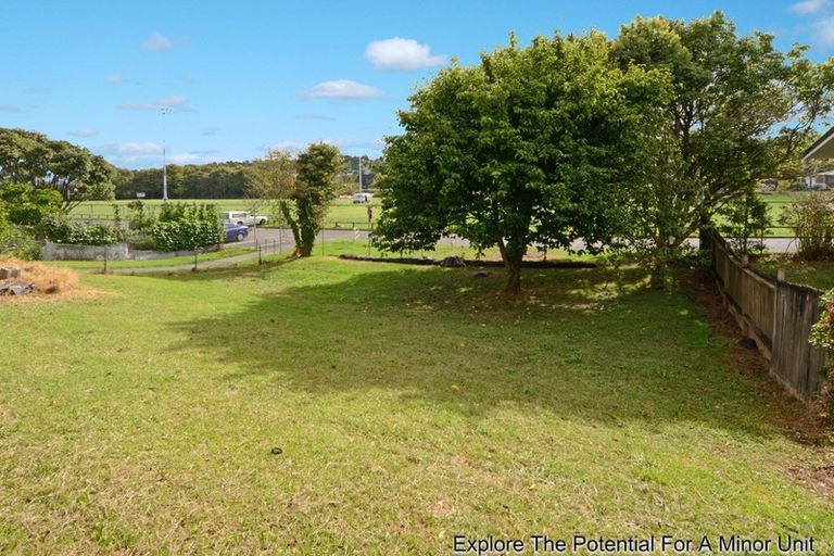 Photo of property in 9 Waverley Avenue, Glenfield, Auckland, 0629