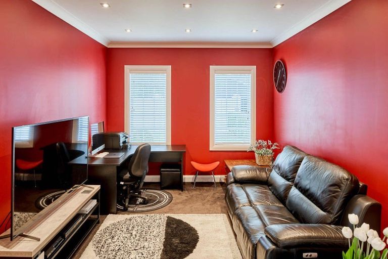 Photo of property in 2 Blundell Way, Heretaunga, Upper Hutt, 5018