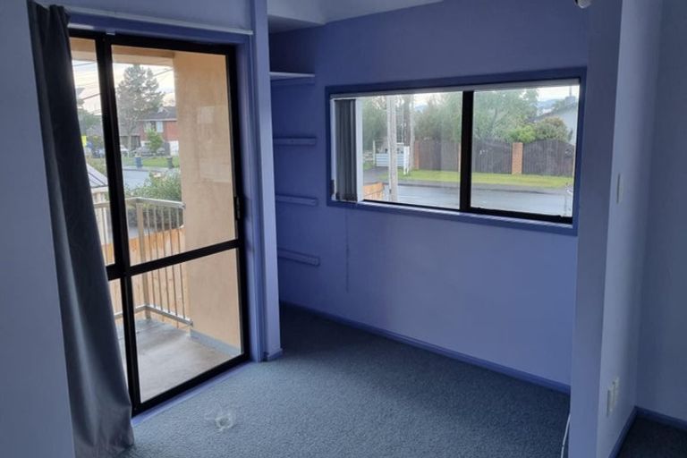 Photo of property in 86 Royal Road, Massey, Auckland, 0614