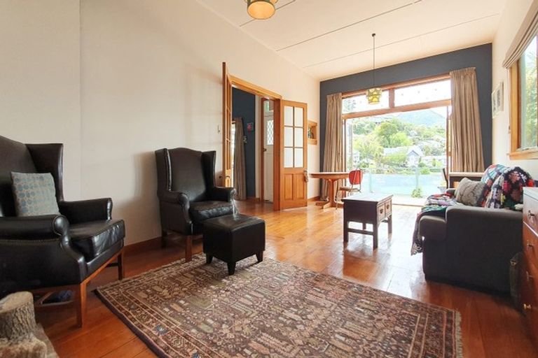 Photo of property in 19 Voelas Road, Lyttelton, 8082