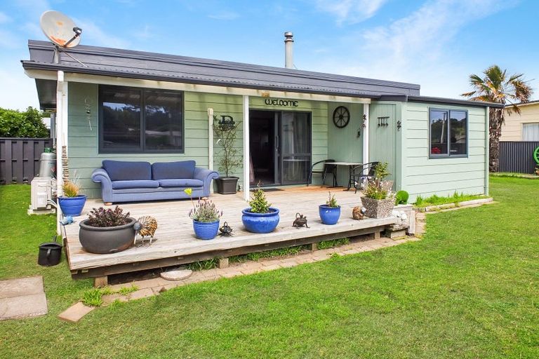 Photo of property in 55 Koputara Road, Himatangi Beach, Foxton, 4891