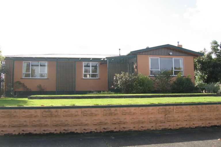 Photo of property in 16 Fairview Avenue, Feilding, 4702