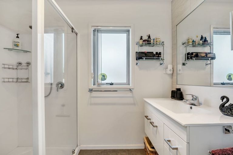 Photo of property in 11 Kamahi Crescent, Papamoa Beach, Papamoa, 3118