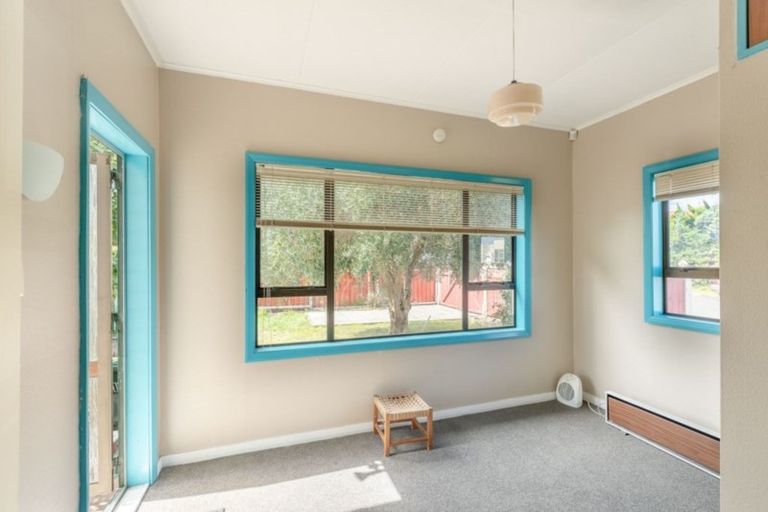 Photo of property in 3 Toru Road, Paraparaumu Beach, Paraparaumu, 5032