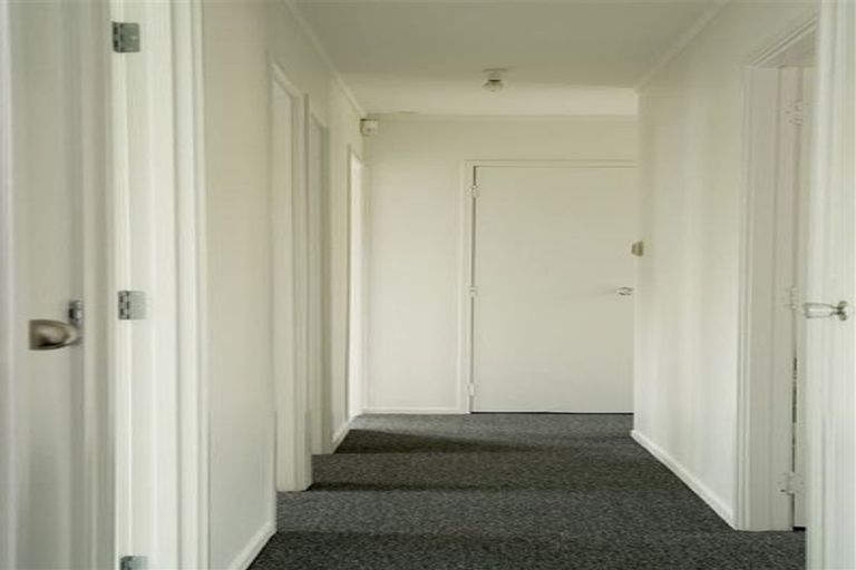 Photo of property in 19 Benita Place, Sunnyvale, Auckland, 0612